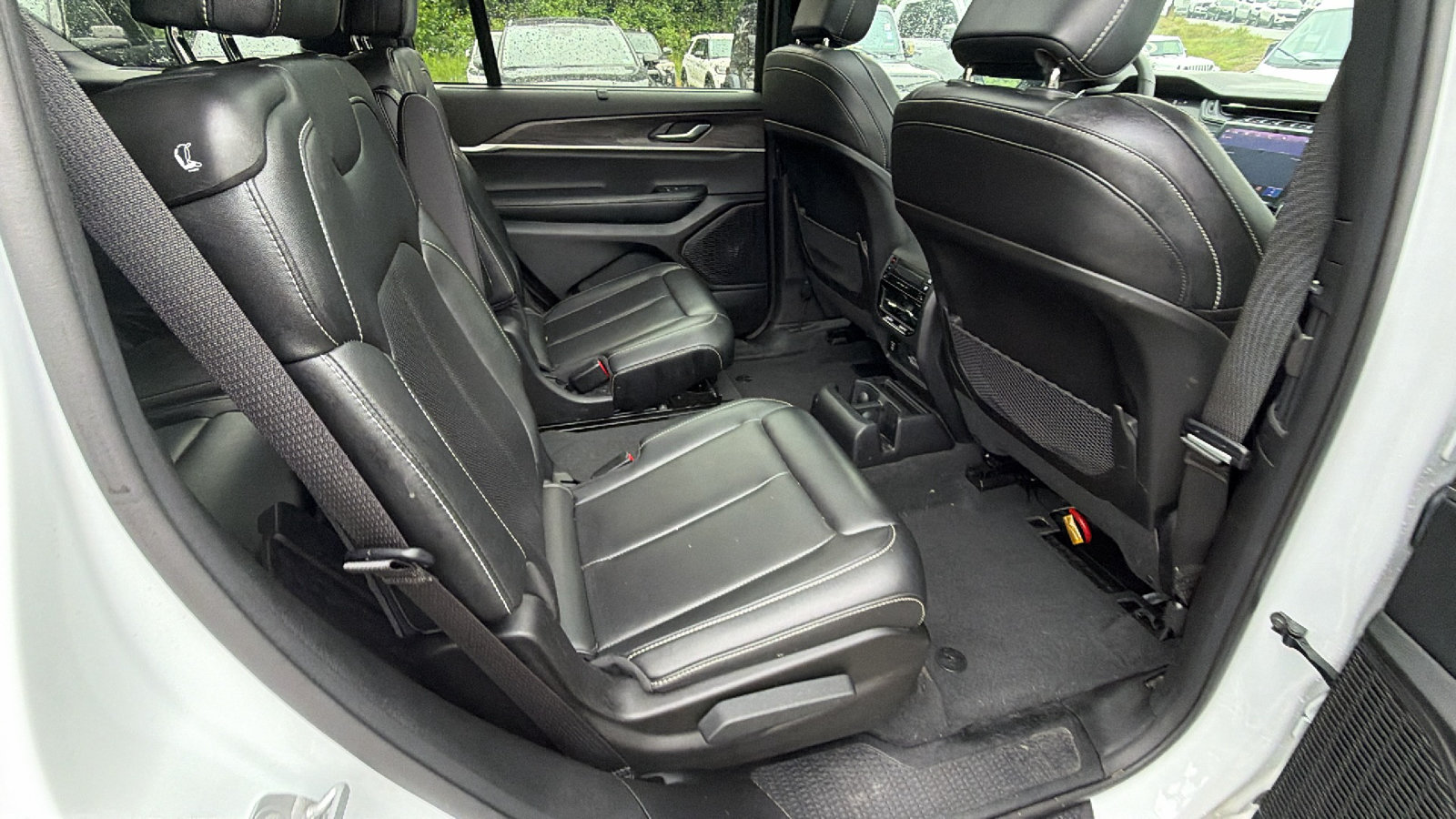 Used 2025 Jeep Grand Cherokee L Limited w/ Luxury Tech Group II AWD/4WD image 22