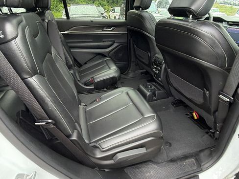 Used 2025 Jeep Grand Cherokee L Limited w/ Luxury Tech Group II AWD/4WD image 22