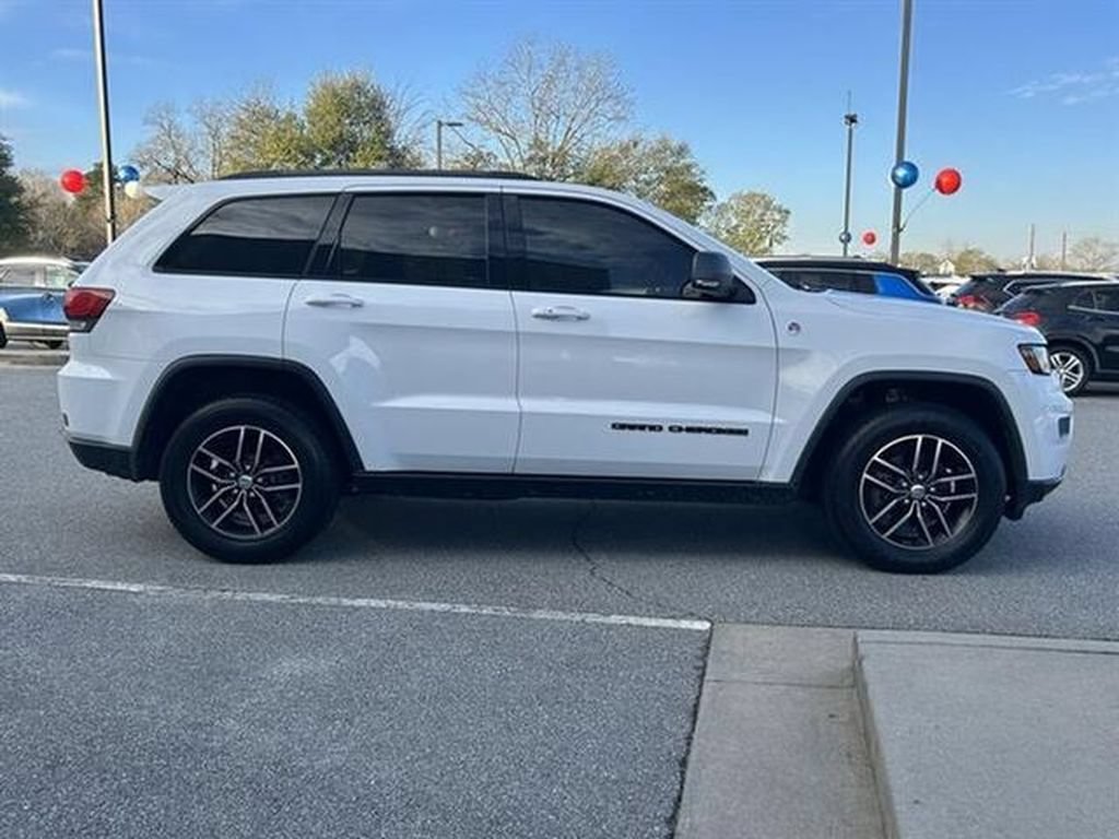 Used 2017 Jeep Grand Cherokee Trailhawk w/ Trailhawk Luxury Group AWD/4WD image 4