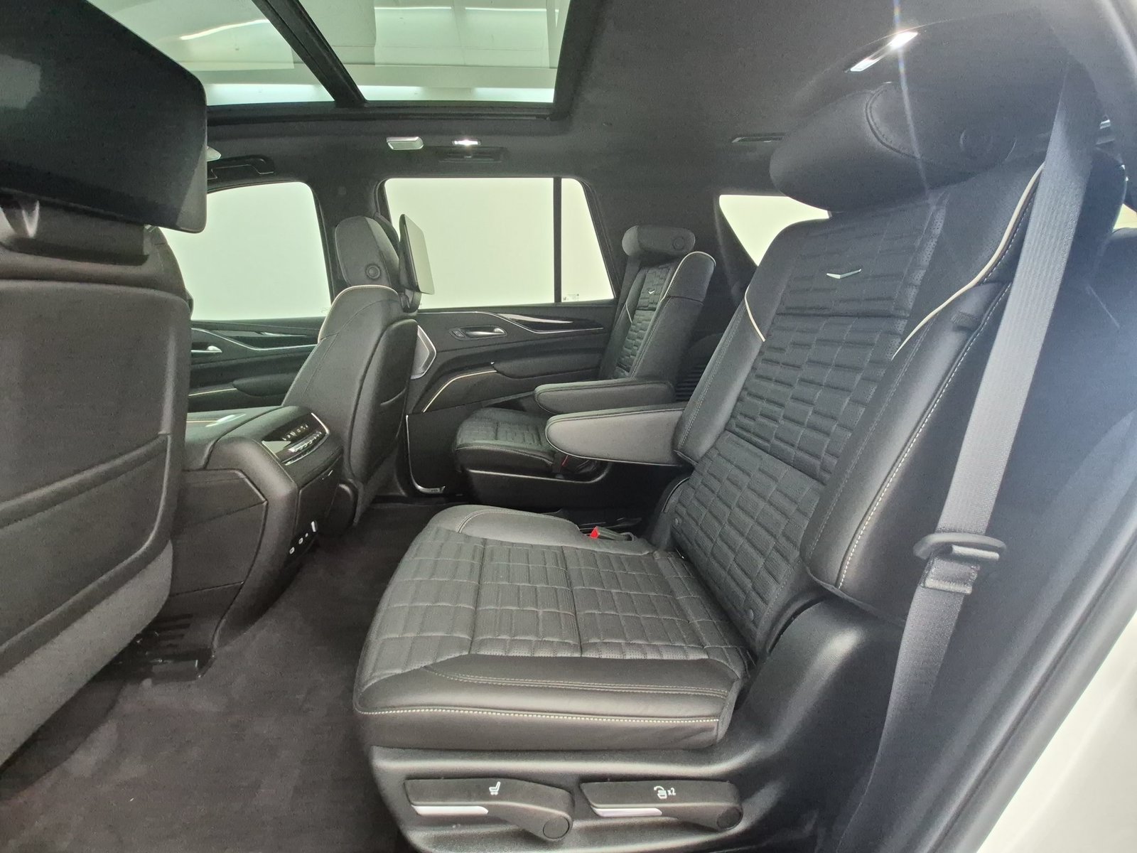 Used 2024 Cadillac Escalade V w/ LPO, Floor Liner Package AWD/4WD image 22