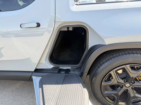 Used 2023 Rivian R1T Adventure AWD/4WD image 45