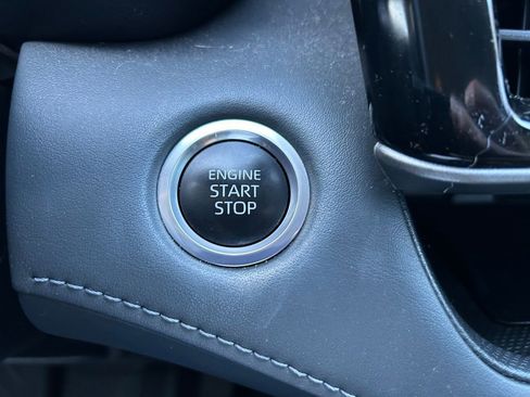 Used 2024 Toyota Highlander XLE image 28