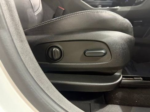 Certified 2022 GMC Terrain SLT image 29