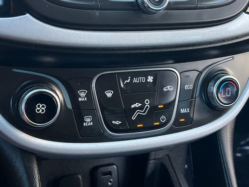 Used 2017 Chevrolet Volt LT FWD image 20