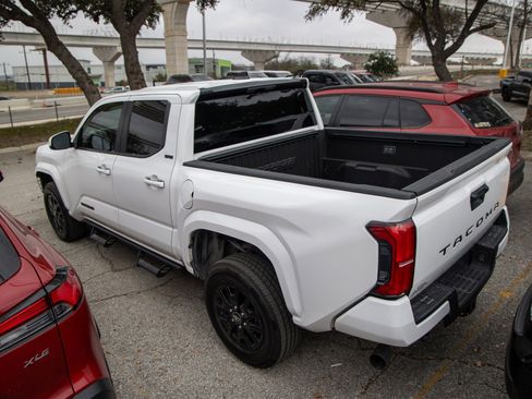 Used 2025 Toyota Tacoma SR5 image 10