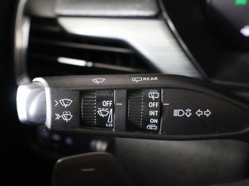 Used 2024 GMC Acadia Elevation image 43