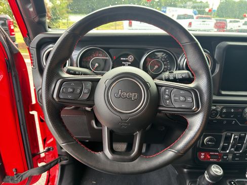 Used 2018 Jeep Wrangler Unlimited Rubicon AWD/4WD image 13