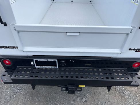 New 2025 GMC Sierra 2500 Pro w/ Convenience Package image 8