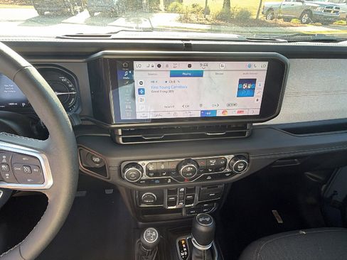 Used 2025 Jeep Wrangler Backcountry image 32