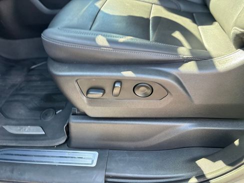 Used 2023 GMC Sierra 1500 SLT w/ SLT Premium Package image 21