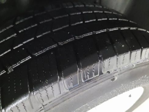 Used 2014 Ford Explorer XLT w/ Equipment Group 202A image 24