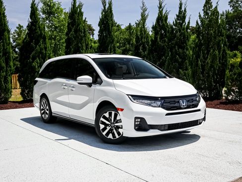 New 2026 Honda Odyssey EX-L image 2