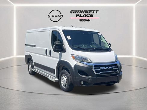 Used 2025 RAM ProMaster 2500 w/ U-Haul Equipment Group FWD image 25