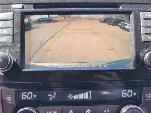 Used 2018 Nissan Rogue SV image 17