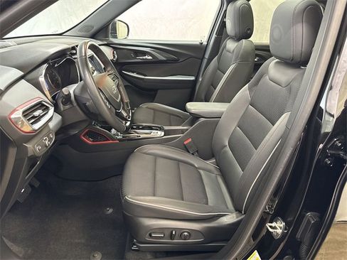 Used 2022 Chevrolet TrailBlazer RS w/ Sun and Liftgate Package image 10