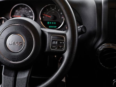 Used 2016 Jeep Wrangler Unlimited Sport image 14