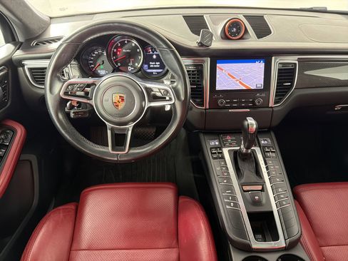 Used 2017 Porsche Macan Turbo image 27