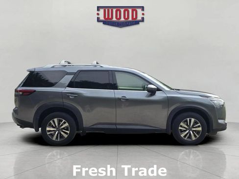 Used 2025 Nissan Pathfinder SL AWD/4WD image 6