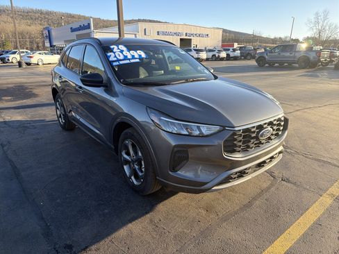 Used 2024 Ford Escape ST-Line image 3