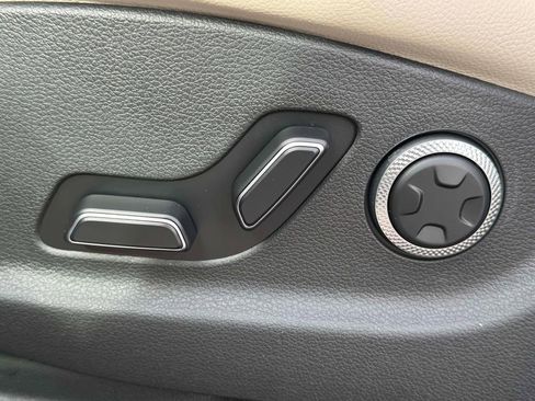 New 2026 Genesis GV70 2.5T Advanced AWD/4WD image 17