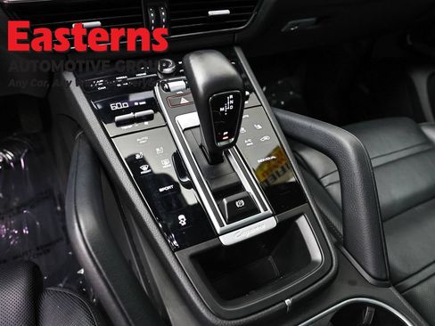 Used 2023 Porsche Cayenne Platinum Edition AWD/4WD image 13