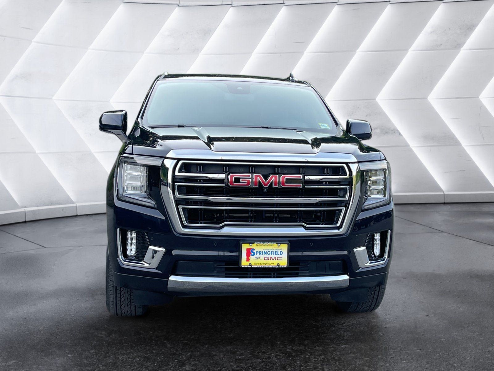 Used 2024 GMC Yukon XL SLT w/ SLT Luxury Package AWD/4WD image 9