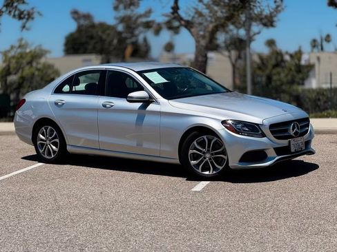 Used 2017 Mercedes-Benz C 300 Sedan image 4