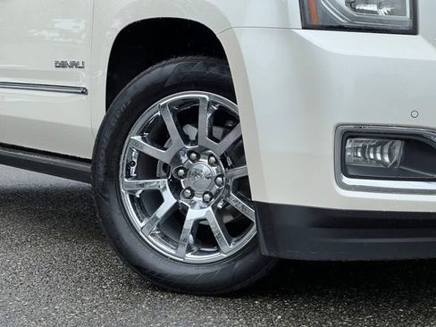 Used 2015 GMC Yukon Denali w/ Premium Package AWD/4WD image 2