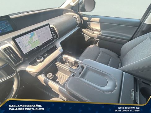 Used 2025 Ford Expedition Active AWD/4WD image 21
