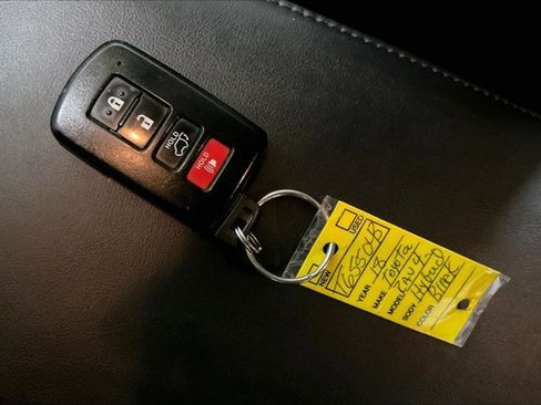 Used 2018 Toyota RAV4 Limited AWD/4WD image 11