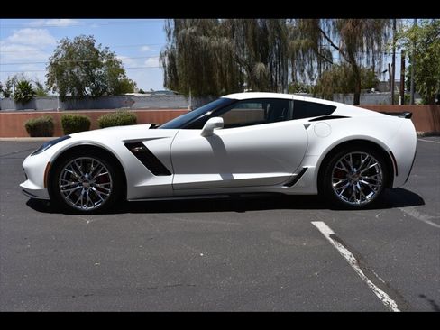 Used 2017 Chevrolet Corvette Z06 RWD image 5