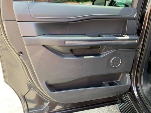 Used 2024 Ford Expedition Max XLT image 33