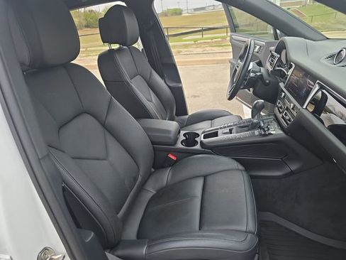 Used 2021 Porsche Macan S image 10