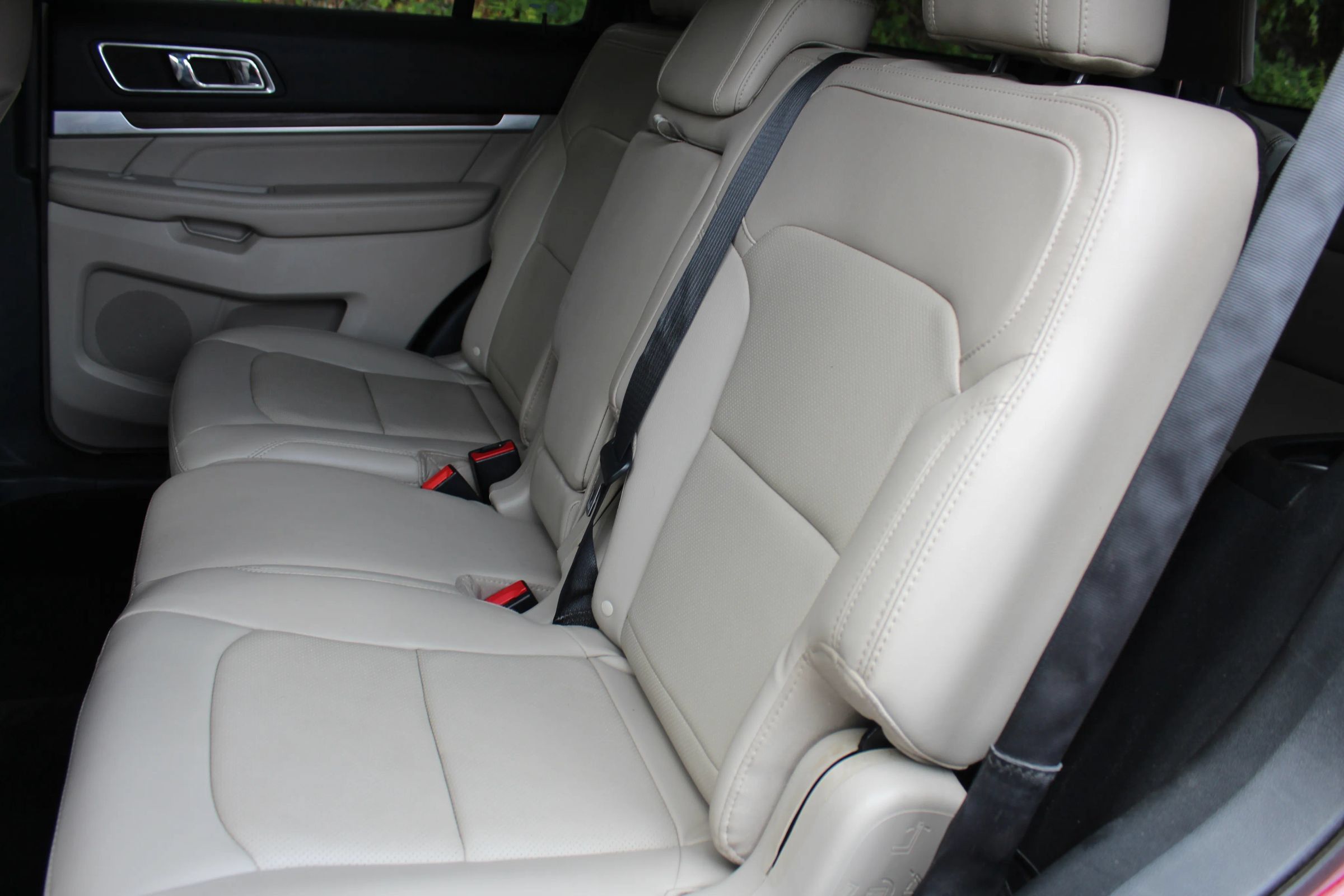 Used 2018 Ford Explorer Limited w/ Equipment Group 301A AWD/4WD image 13