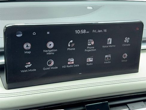 Used 2025 Genesis G70 2.5T image 24