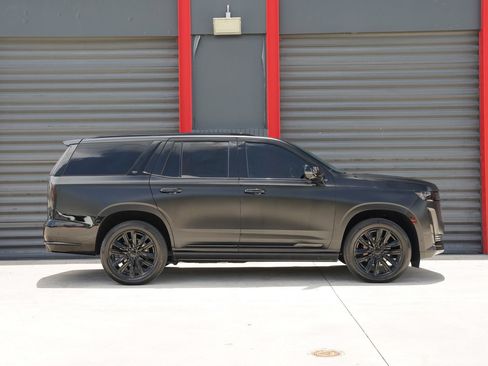 Used 2023 Cadillac Escalade Sport Platinum RWD image 6