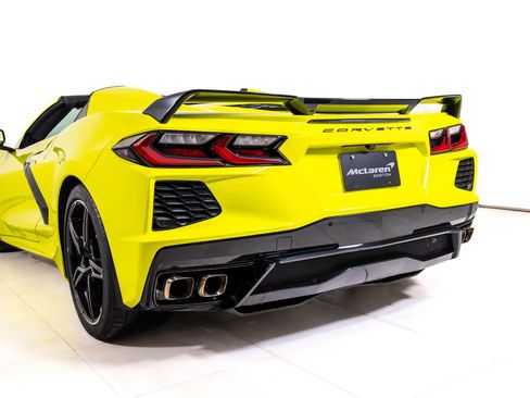 Used 2021 Chevrolet Corvette Stingray Premium Conv w/ Z51 Performance Package RWD image 12