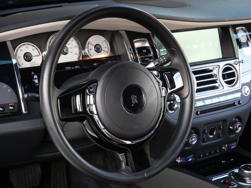 Certified 2017 Rolls-Royce Wraith image 17