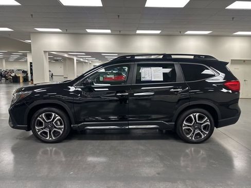 Used 2025 Subaru Ascent Touring w/ Popular Package #2 AWD/4WD image 4