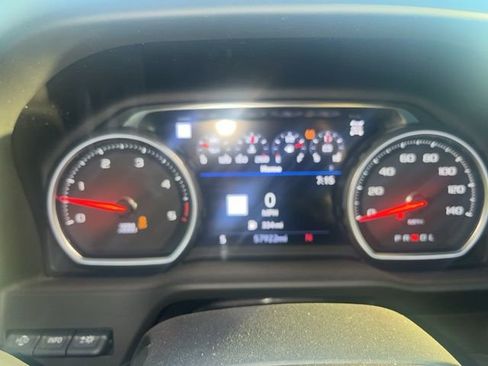 Used 2022 Chevrolet Silverado 2500 High Country w/ Z71 Off-Road Package image 3