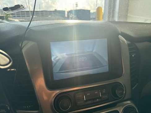 Used 2018 Chevrolet Tahoe Premier RWD image 12