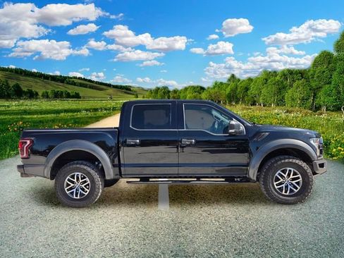 Used 2018 Ford F150 Raptor w/ Equipment Group 801A Mid AWD/4WD image 7