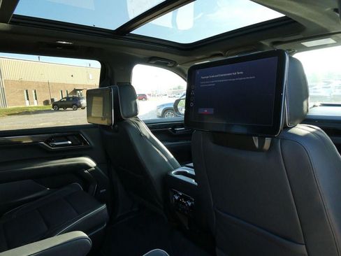 New 2026 GMC Yukon XL Elevation w/ Elevation Premium Package AWD/4WD image 13