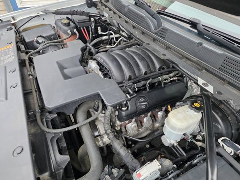 Used 2018 Chevrolet Silverado 1500 W/T w/ Trailering Package image 36