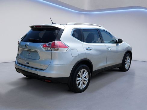 Used 2015 Nissan Rogue SV AWD/4WD image 3