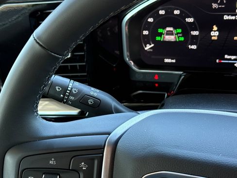 Used 2026 GMC Sierra 1500 SLE image 31