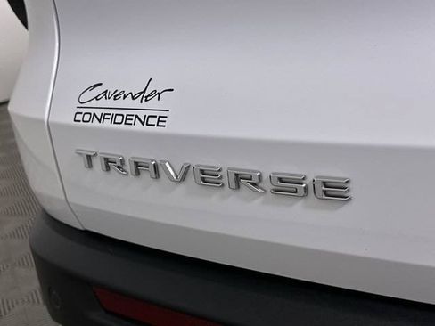 Used 2025 Chevrolet Traverse LT FWD image 33