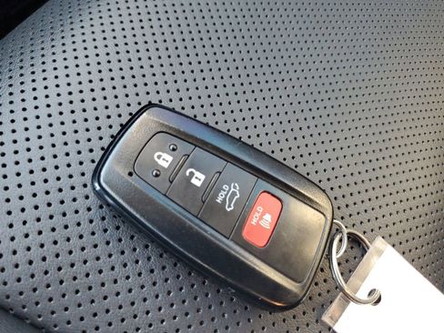 Used 2020 Toyota RAV4 TRD Off-Road w/ TRD Off-Road Weather Package image 28