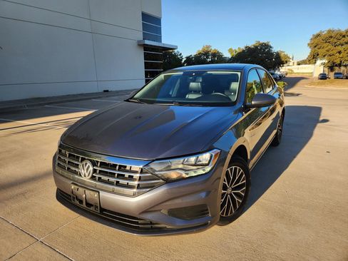 Used 2020 Volkswagen Jetta SE image 4
