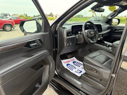 Used 2025 Chevrolet Tahoe LT RWD image 22